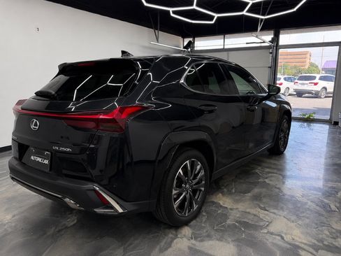 Used 2025 Lexus UX 300h AWD w/ Accessory Package (Z1) image 4