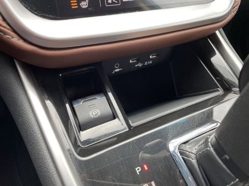 Used 2021 Subaru Outback Touring XT image 21