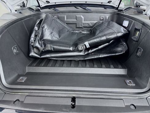 Used 2024 GMC Hummer EV 2X w/ LPO, Illumination Package image 32