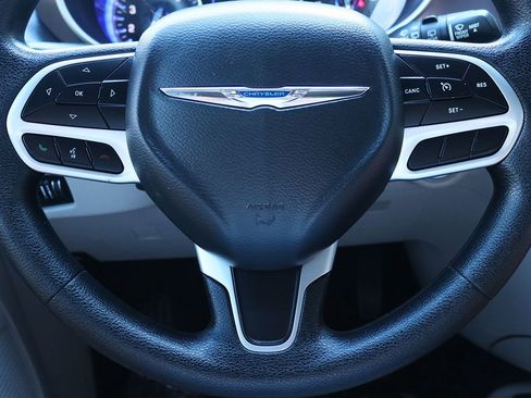 Used 2021 Chrysler Voyager Lxi image 60