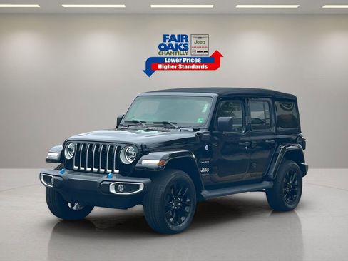 Used 2022 Jeep Wrangler Unlimited Sahara w/ Cold Weather Group image 3