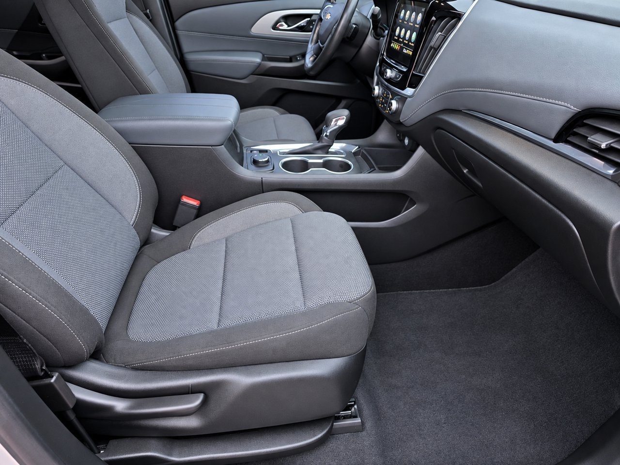 Certified 2021 Chevrolet Traverse LT FWD image 34