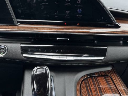 Used 2021 Cadillac Escalade ESV Premium Luxury AWD/4WD image 25