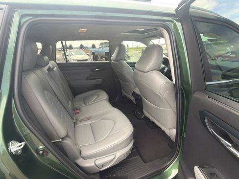 Used 2023 Toyota Highlander XLE AWD/4WD image 26