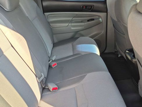 Used 2014 Toyota Tacoma 4x4 Double Cab w/ TRD Sport Package image 28