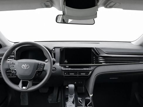 Used 2025 Toyota Camry LE FWD image 15