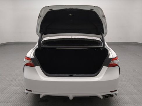 Used 2020 Toyota Camry SE image 29