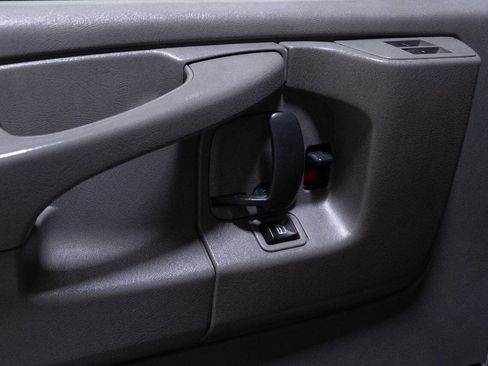 Used 2014 Chevrolet Express 3500 3500 3dr Extended Cargo Van image 41