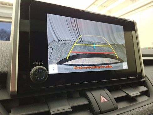 Used 2023 Toyota RAV4 SE w/ Convenience Package image 15