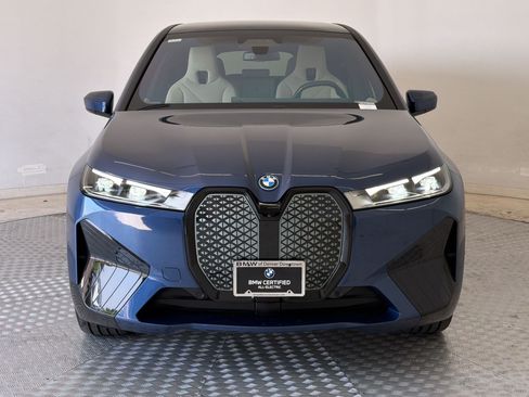 Used 2024 BMW iX xDrive50 w/ Premium Package AWD/4WD image 6
