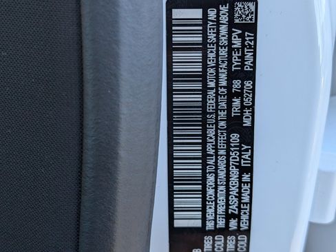 Used 2023 Alfa Romeo Stelvio Estrema image 37