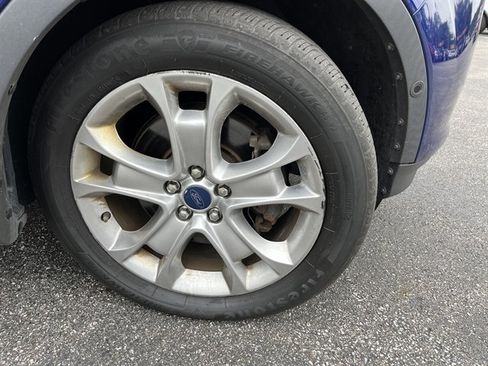 Used 2016 Ford Escape Titanium w/ Equipment Group 301A AWD/4WD image 5