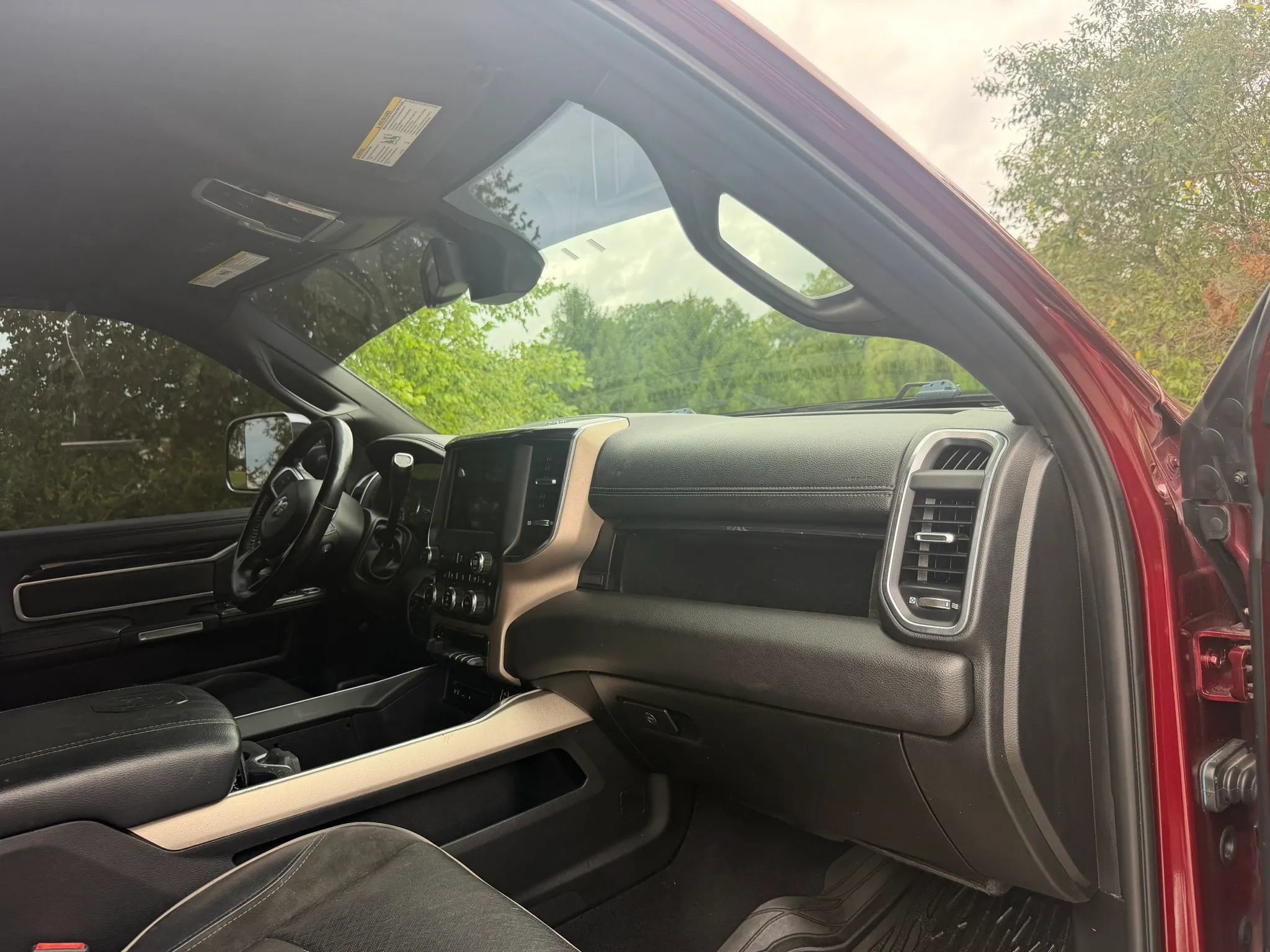 Used 2019 RAM 2500 Laramie AWD/4WD image 16