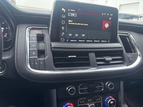 Used 2022 GMC Yukon SLT w/ SLT Premium Package image 10