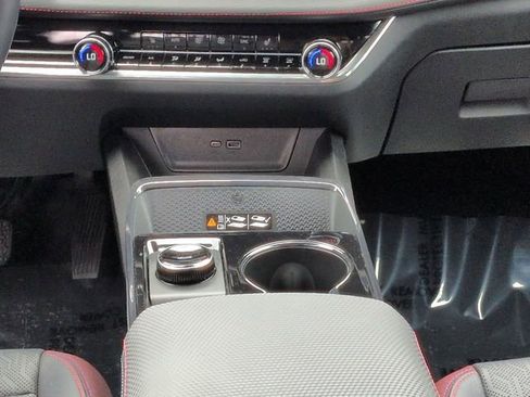 Used 2025 Chevrolet Equinox RS FWD image 19