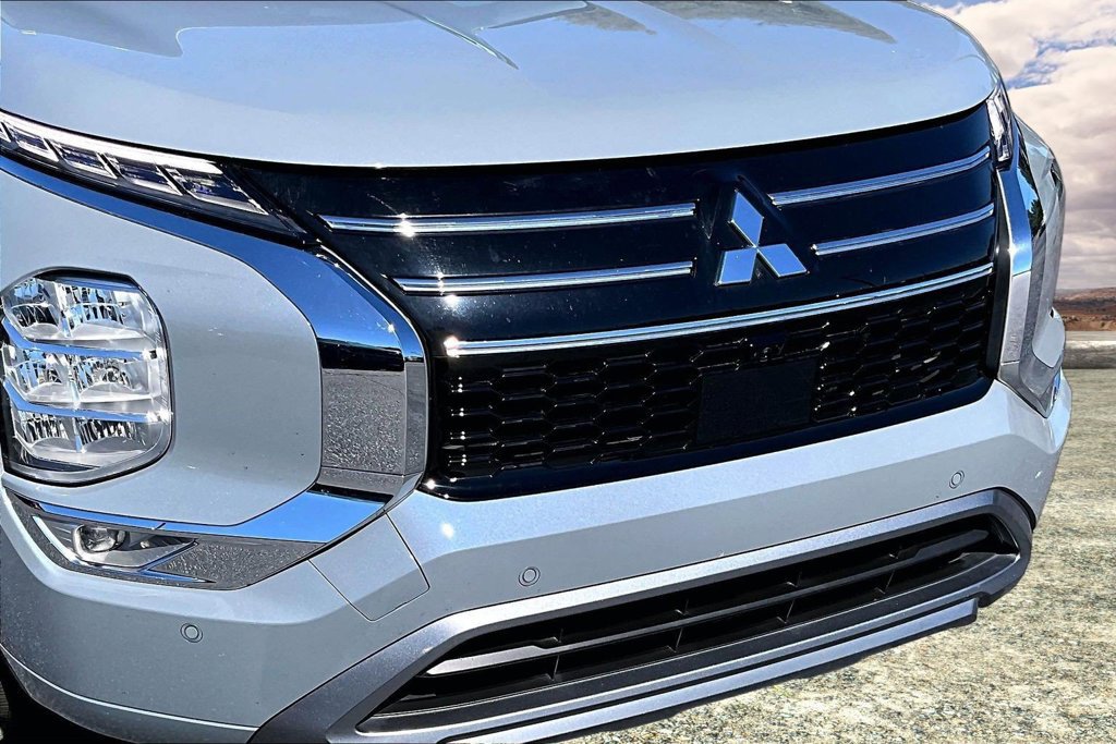 Used 2025 Mitsubishi Outlander SEL FWD image 34