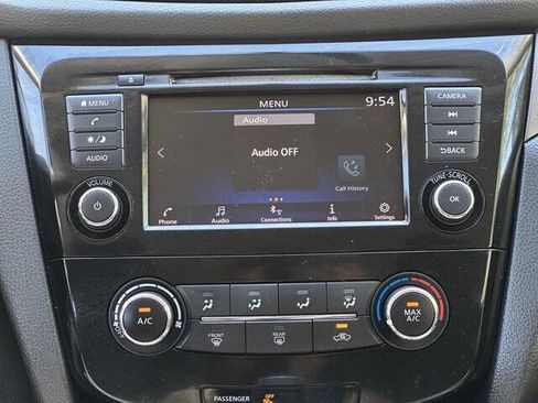 Used 2019 Nissan Rogue Sport S w/ Appearance Package image 16