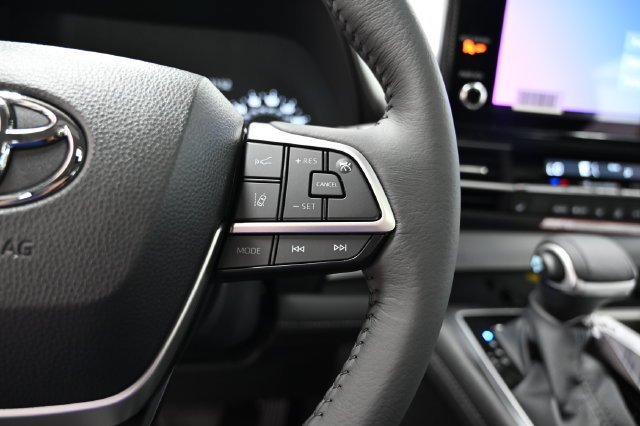 New 2026 Toyota Sienna XLE AWD/4WD image 25
