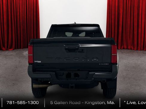 Certified 2024 Toyota Tacoma TRD Off-Road image 6