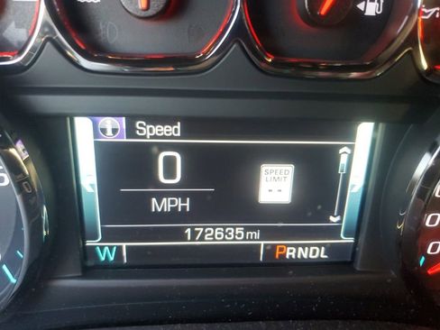 Used 2020 Chevrolet Suburban LT image 13