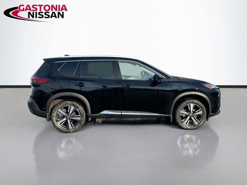 Used 2023 Nissan Rogue SL w/ SL Premium Package image 10