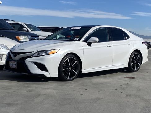 Certified 2020 Toyota Camry XSE image 6
