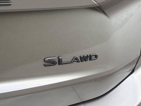 Used 2025 Nissan Rogue SL AWD/4WD image 11