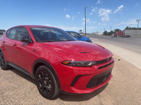 Used 2024 Dodge Hornet R/T w/ R/T Blacktop Package AWD/4WD image 3
