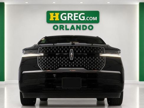 Used 2025 Lincoln Navigator Reserve AWD/4WD image 7