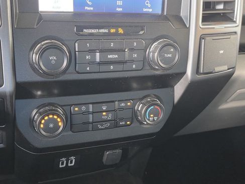 Used 2020 Ford F150 XLT w/ Trailer Tow Package RWD image 17