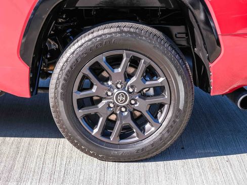 Used 2023 Toyota Tundra Platinum AWD/4WD image 9