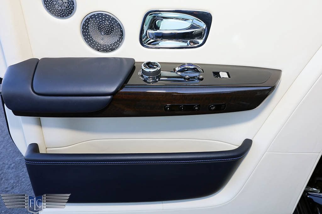 Used 2018 Rolls-Royce Phantom Sedan RWD image 19
