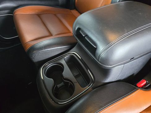 Used 2019 Dodge Durango R/T w/ Technology Group AWD/4WD image 30