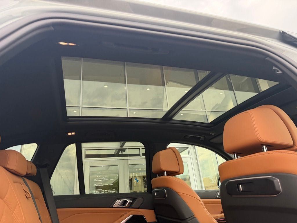 Used 2026 BMW X5 xDrive40i w/ M Sport Package AWD/4WD image 19