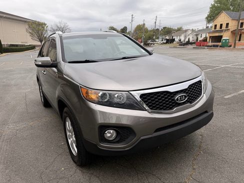 Used 2013 Kia Sorento LX w/ Convenience Pkg image 17