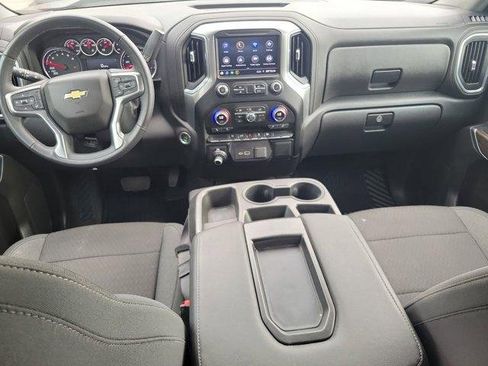 Used 2022 Chevrolet Silverado 1500 LT AWD/4WD image 16