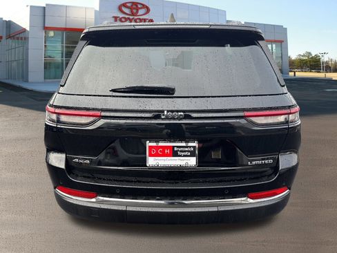 Used 2023 Jeep Grand Cherokee Limited image 6