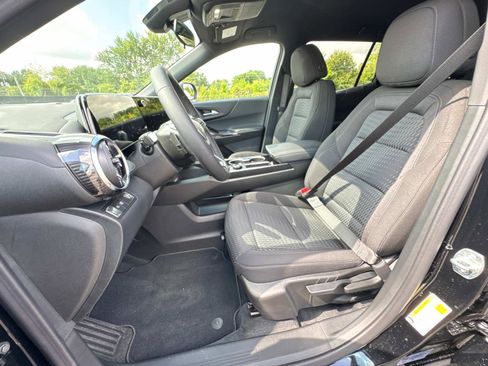 New 2026 Chevrolet Equinox LT image 3