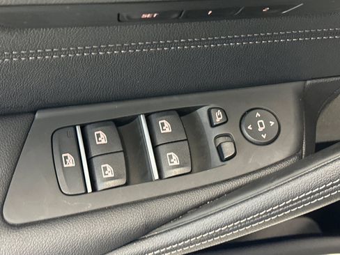 Certified 2023 BMW 530e w/ Premium Package image 12