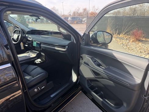 New 2026 Lincoln Navigator L Reserve image 11