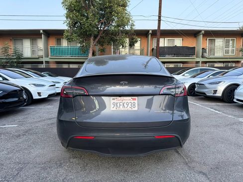 Used 2023 Tesla Model Y Performance AWD/4WD image 6