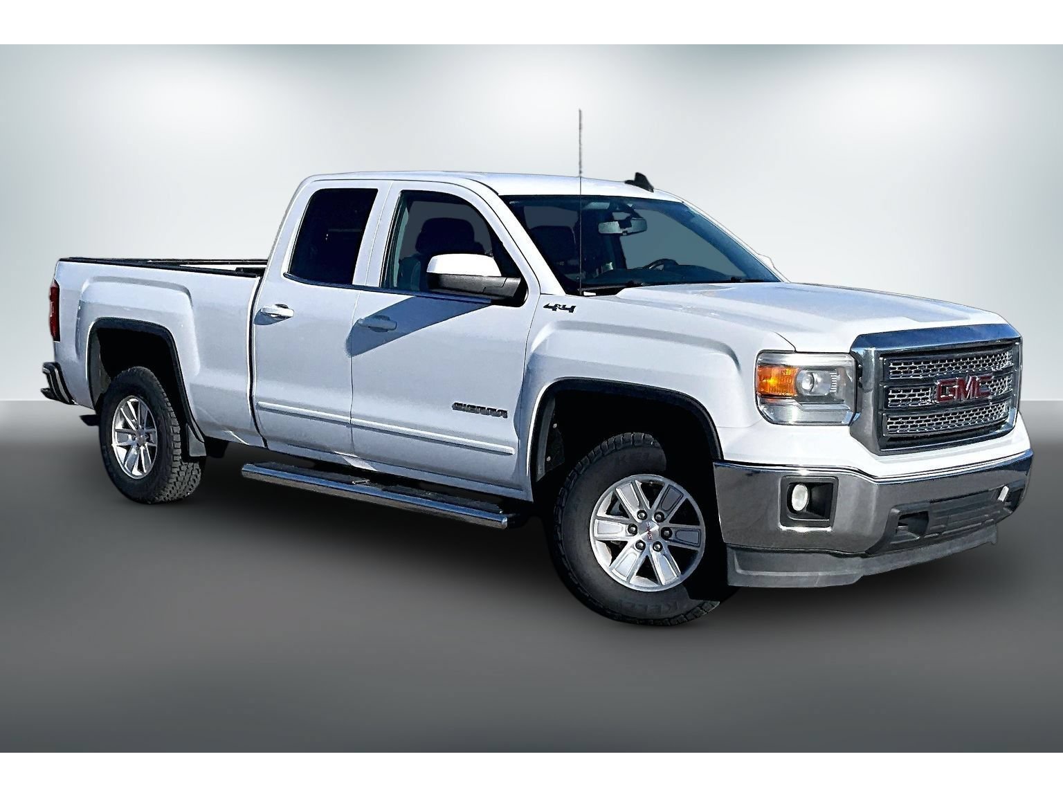 Used 2015 GMC Sierra 1500 SLE AWD/4WD image 3