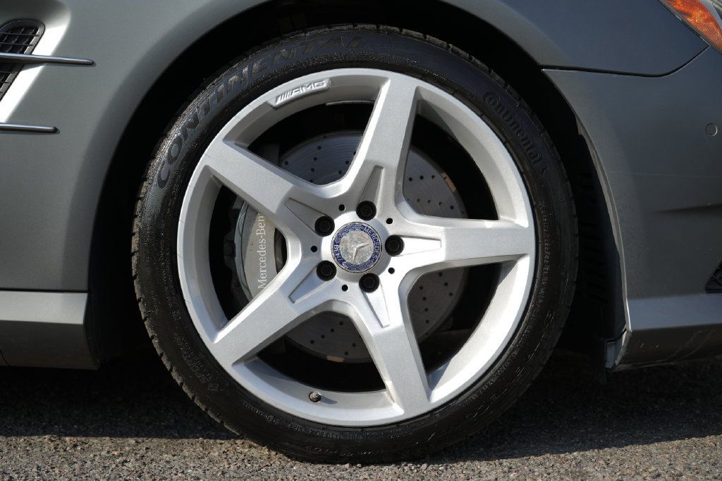 Used 2013 Mercedes-Benz SL 550 image 12