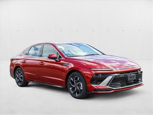 New 2025 Hyundai Sonata SEL image 3