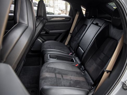 Certified 2022 Porsche Cayenne Turbo GT AWD/4WD image 38