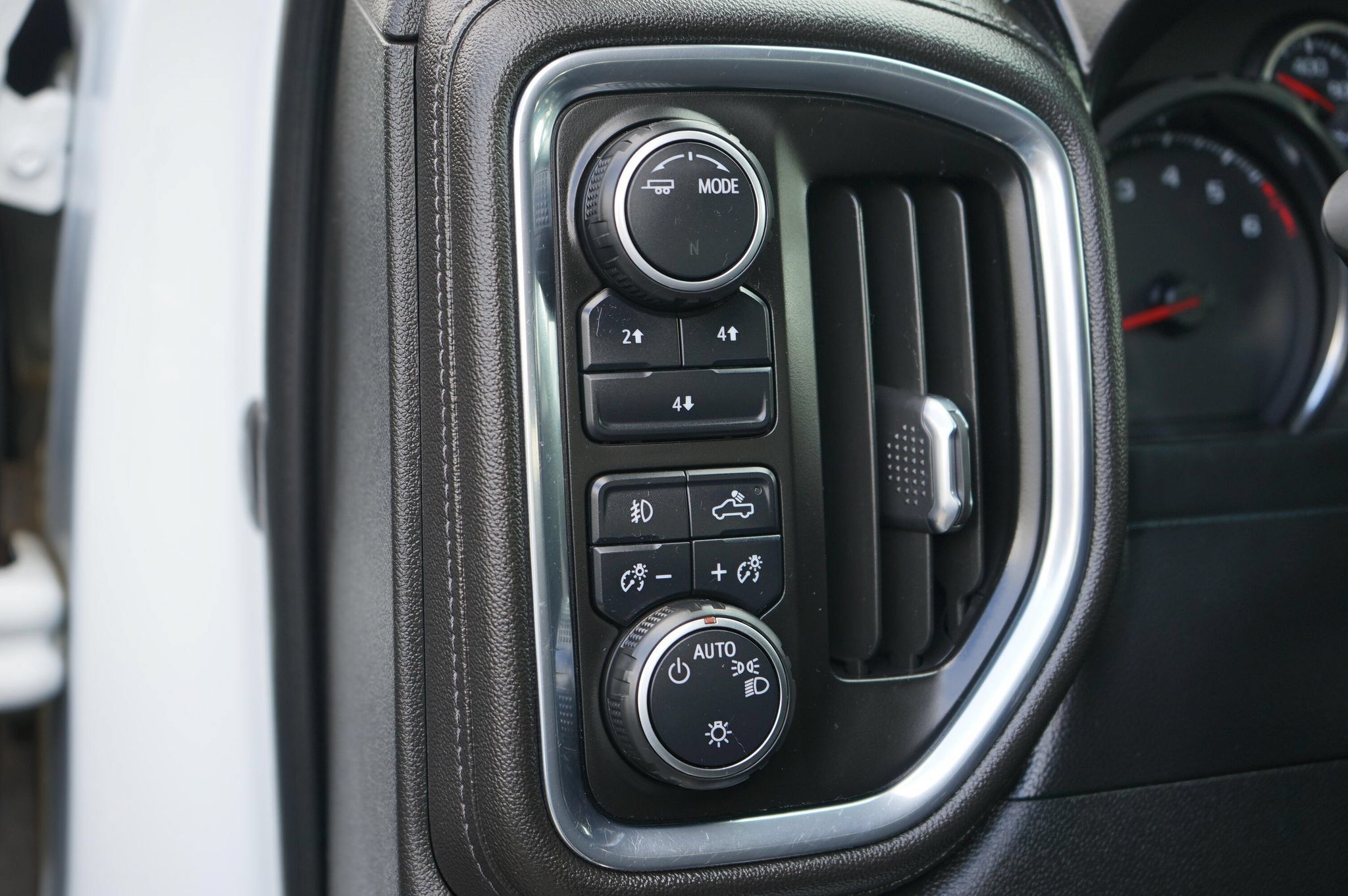 Used 2022 Chevrolet Silverado 3500 LT w/ Convenience Package AWD/4WD image 12
