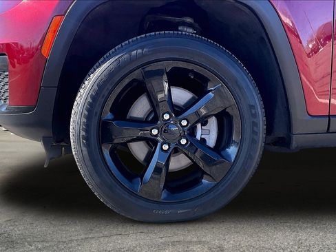 Certified 2023 Jeep Grand Cherokee L Laredo image 8