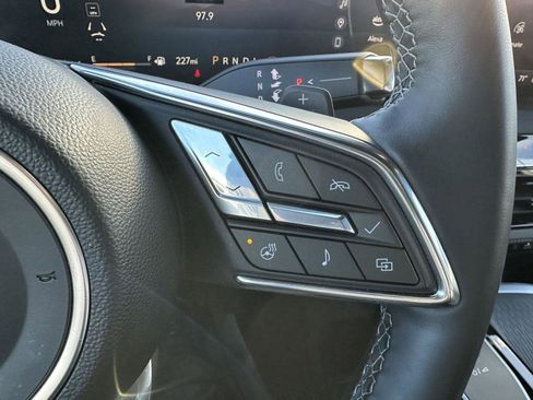 Used 2025 Buick Enclave Preferred image 31