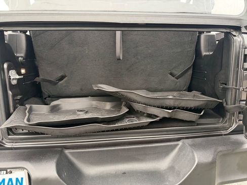 Used 2022 Jeep Wrangler Sport image 26