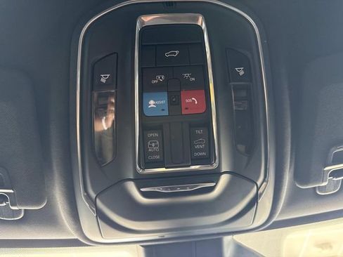 Used 2023 Jeep Grand Cherokee L Altitude AWD/4WD image 48